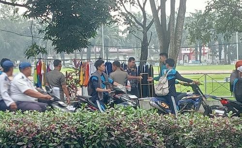 petugas_satpol_pp_deli_serdang_yang_makan_minum_gratis_dari_pkl_akan_dipecat