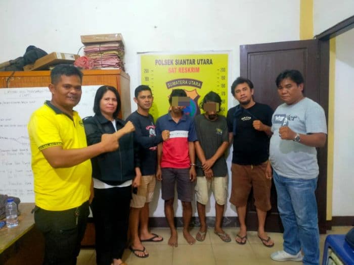 dua_pria_marga_nainggolan_ditangkap_polisi