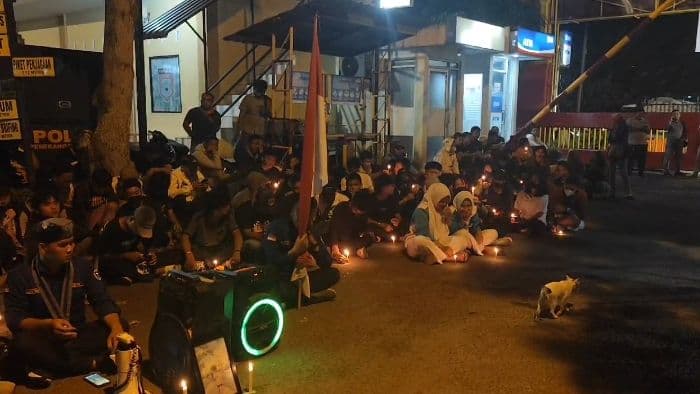 gmki_gelar_aksi_solidaritas_gerakan_1000_lilin_untuk_pandu_brata