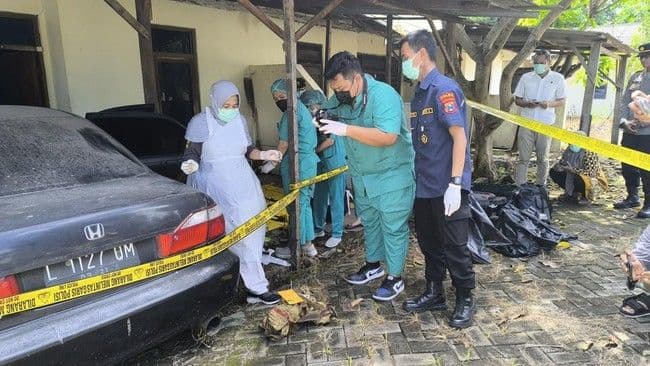 temuan_kerangka_manusia_eks_kanit_reskrim_polsek_ujungpangkah_diperiksa_propam_