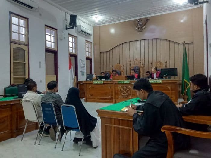 korupsi_dana_blu_mantan_rektor_uinsu_saidurrahman_divonis_enam_tahun_penjara