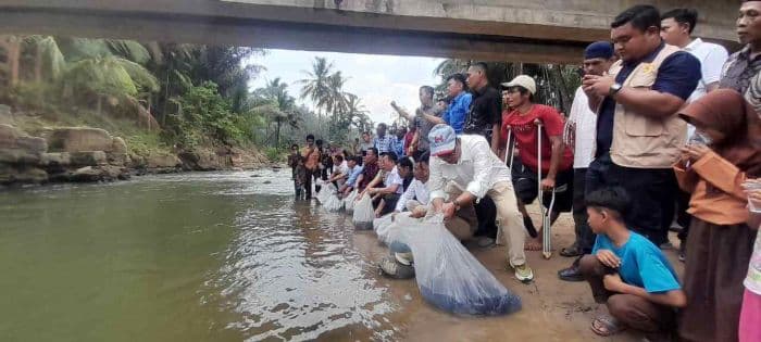 warga_angkola_timur_terapkan_lubuk_larangan_bantu_bangun_jalan