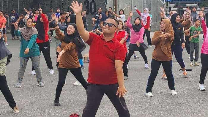 car_free_day_polres_tebing_tinggi_ajak_warga_patuhi_rambu_lalu_lintas
