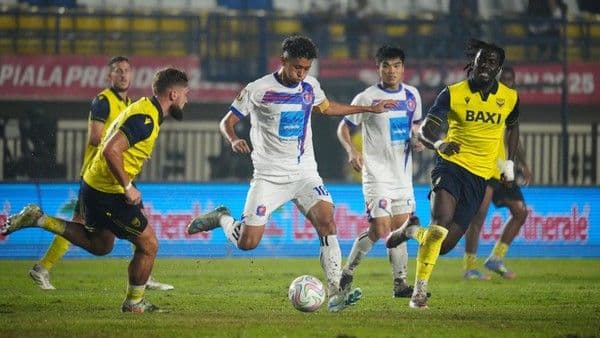 port_fc_juara_piala_presiden_2025_kalahkan_oxford_united_21_meski_bermain_10_orang