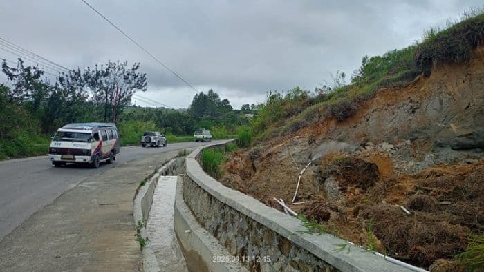 jalinsum_di_dairi_terancam_putus_total_akibat_penambangan_pasir_gunung