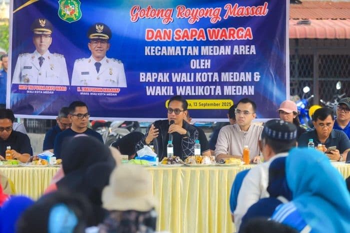 wali_kota_medan_turun_langsung_dengar_keluhan_warga_pasar_merah_timur