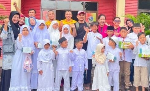 wujud_syukur_dan_kepedulian_satres_narkoba_polres_tebing_tinggi_santuni_anak_yatim_