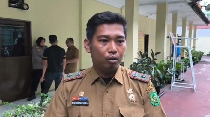 didorong_warga_ke_selokan_lurah_perintis_medan_timur_lapor_polisi