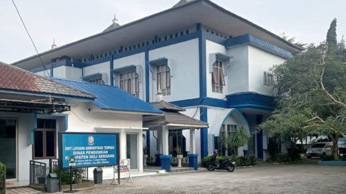 oknum_pegawai_di_deli_serdang_diduga_arahkan_sekolah_beli_baju_olahraga_begini_respons_disdik