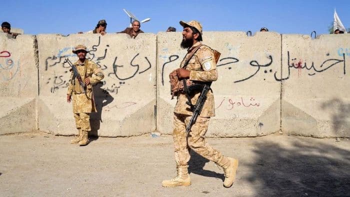 puluhan_tewas_dalam_bentrokan_taliban_dan_pakistan_di_perbatasan