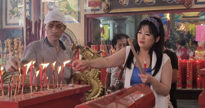 ribuan_warga_tionghoa_padati_vihara_setia_budha_binjai_rayakan_ulang_tahun_ke140