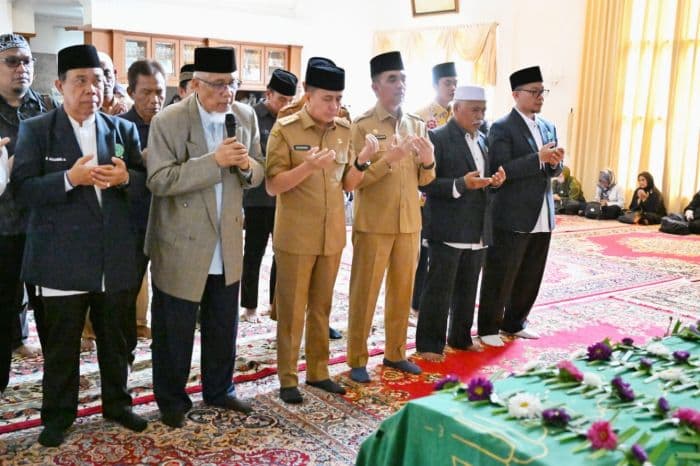 berduka_atas_wafatnya_istri_almarhum_raja_inal_siregar_pj_gubsu_beliau_sosok_yang_baik