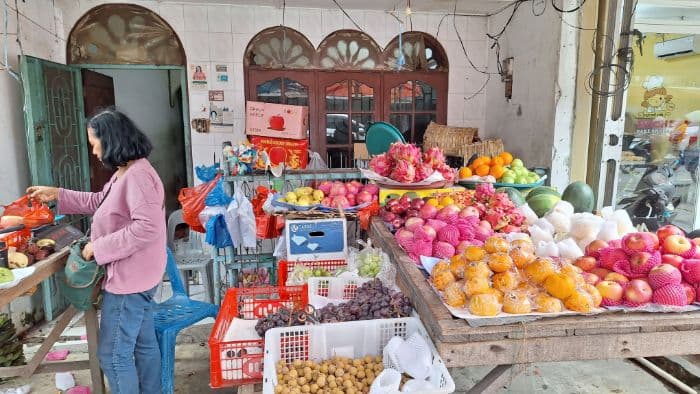 dua_pekan_jelang_imlek_penjualan_jeruk_mandarin_belum_melonjak