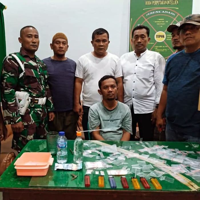 intel_kodim_0211tt_tangkap_pengedar_sabu_di_tapteng