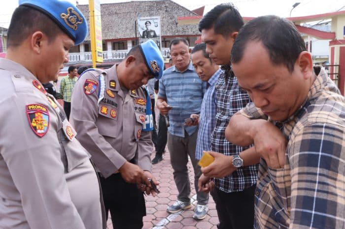 mendadak_provos_polda_sumut_periksa_personel_polres_samosir_