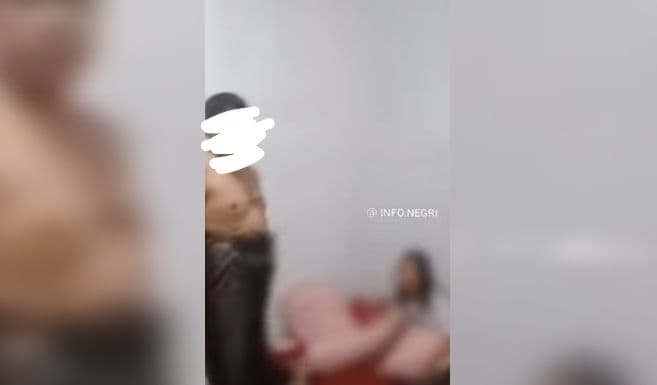 viral_istri_sah_gerebek_suami_dan_selingkuhannya_di_koskosan_asahan_disaksikan_kepling