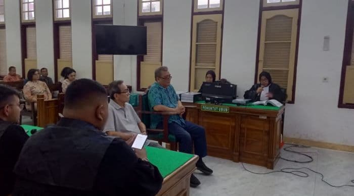 korupsi_fasilitas_kredit_pegawai_sementara_srm_bni_medan_dituntut_empat_tahun_penjara