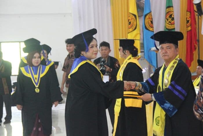 polemik_pemberhentian_dekan_usi_tuahman_akan_gugat_rektor_ke_ptun