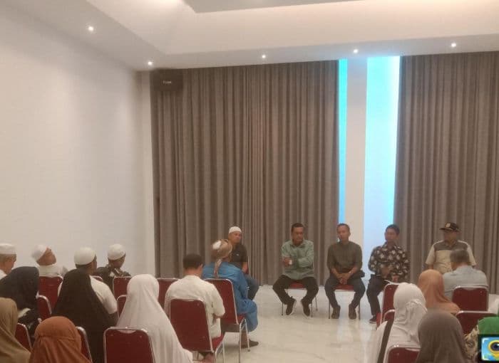 jemaah_umrah_palas_terlantar_di_singapura_tunggu_tanggung_jawab_travel