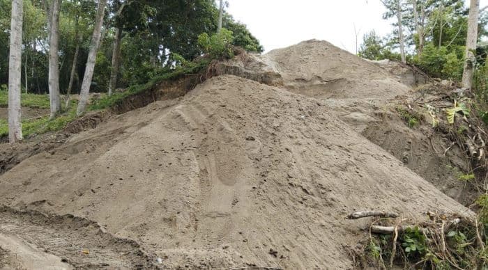 masih_beroperasi_aktivitas_tambang_pasir_ilegal_di_samosir_dipertanyakan_warga