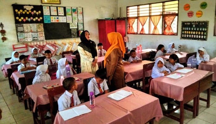 wakil_ketua_komisi_b_dprd_langkat_sidak_ke_sdn_di_sei_lepan_ini_temuannya