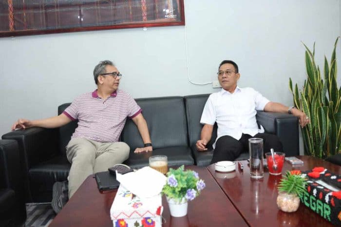 gus_irawan_minta_sihar_sitorus_tidak_melupakan_kampung_halaman_