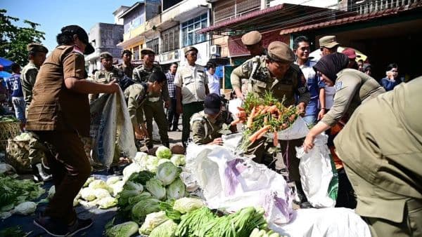 pemko_sibolga_tertibkan_pedagang_liar_tegaskan_wajib_tempati_lapak_resmi