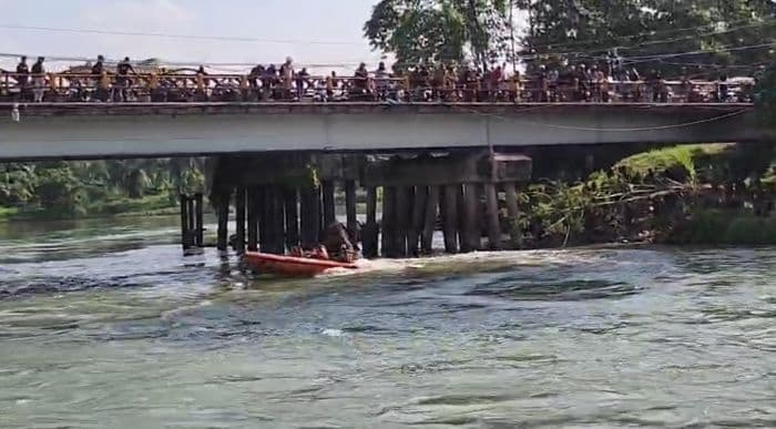 remaja_15_tahun_hanyut_di_sungai_asahan_saat_mandimandi_dengan_temannya_