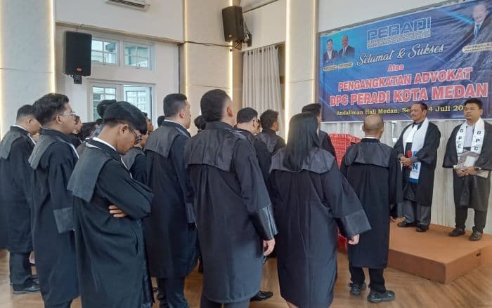 28_advokat_resmi_dilantik_ketua_peradi_medan_bela_yang_terpinggirkan