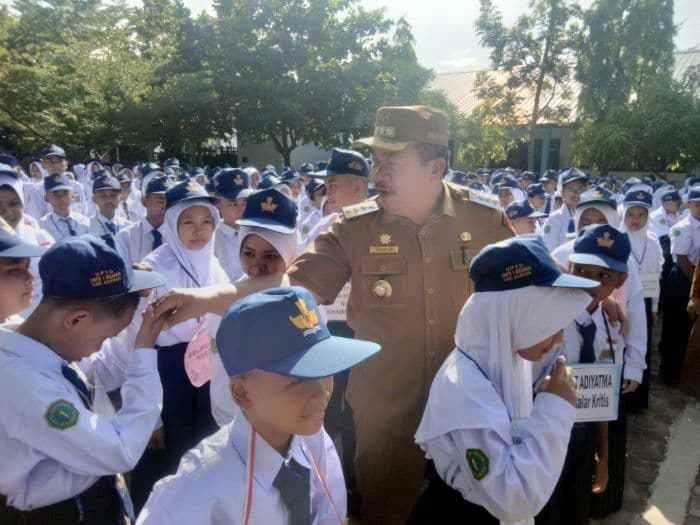 bupati_asahan_buka_kegiatan_mpls_di_smp_negeri_1_kisaran