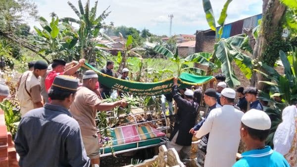 duka_mengiringi_kepergian_hendo_napi_lapas_tanjung_gusta_yang_meninggal_dunia_