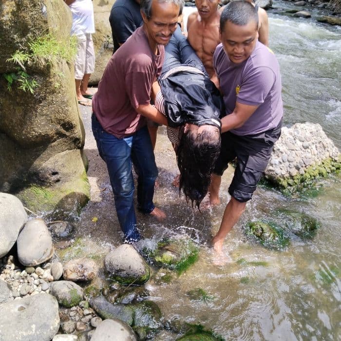 wanita_hamil_hanyut_di_sungai_seruai_biru_biru_deli_serdang