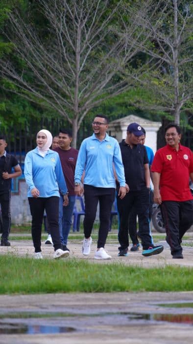 bupati_labusel_fery_sahputra_resmikan_lapangan_sbbk_sebagai_ruang_publik_untuk_warga