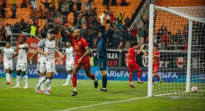 hasil_persija_jakarta_vs_bali_united_duel_sengit_di_jis_berakhir_imbang_11