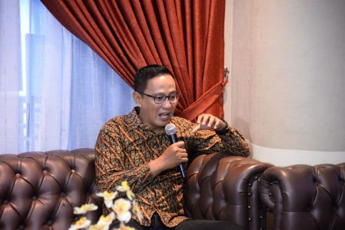 ekonom_soroti_paradoks_beras_bulog_turun_mutu_desak_reprocessing_segera