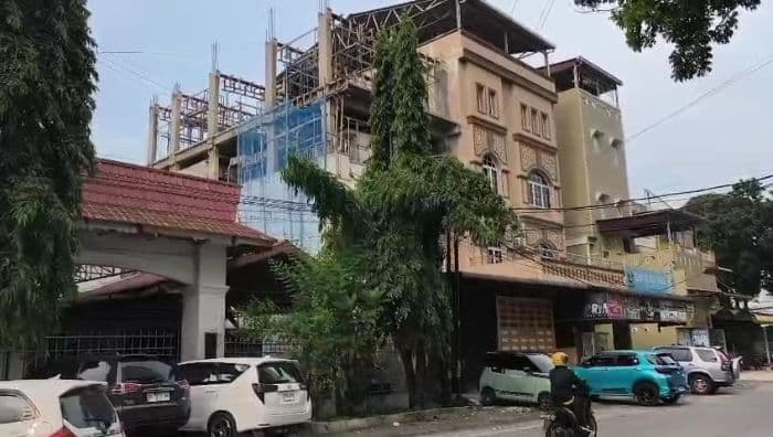 pekerja_bangunan_di_medan_nyaris_tewas_jatuh_dari_lantai_tiga