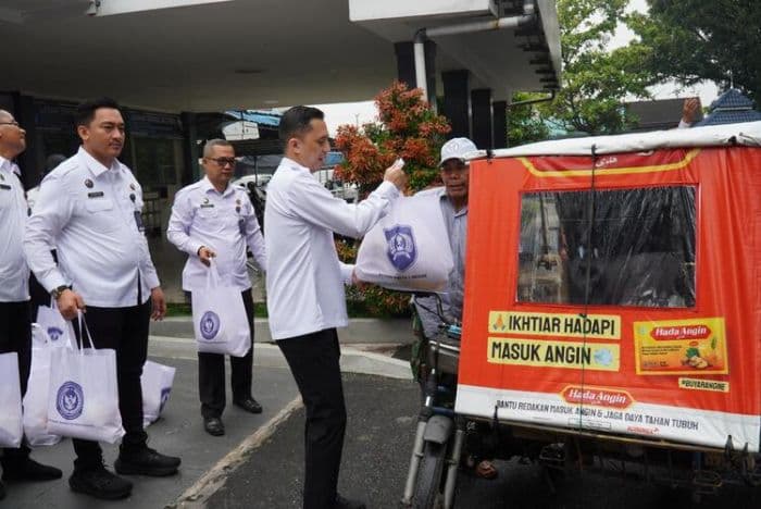 rutan_tanjung_gusta_medan_salurkan_50_paket_sembako_kepada_tukang_becak