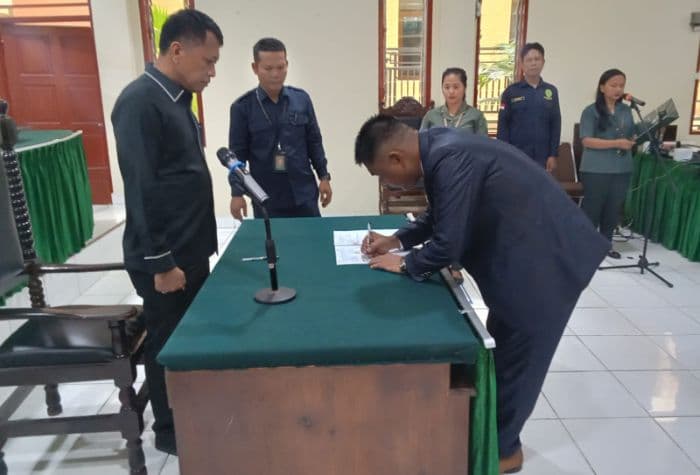 pn_sibolga_dan_lkbh_sumatera_sepakati_pemberian_layanan_posbakum_gratis