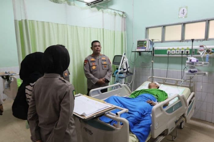 kondisi_polisi_yang_ditembak_komplotan_bandar_narkoba_mulai_membaik