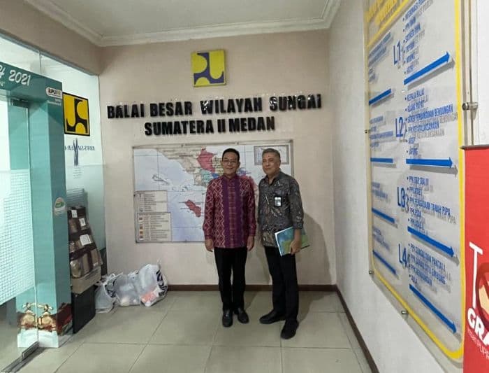 bupati_tapsel_minta_dukungan_perbaikan_irigasi_paya_sordang_ke_bbws