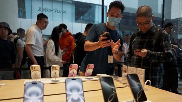 apple_microsoft_kirim_barang_lewat_udara_antisipasi_tarif_impor_trump