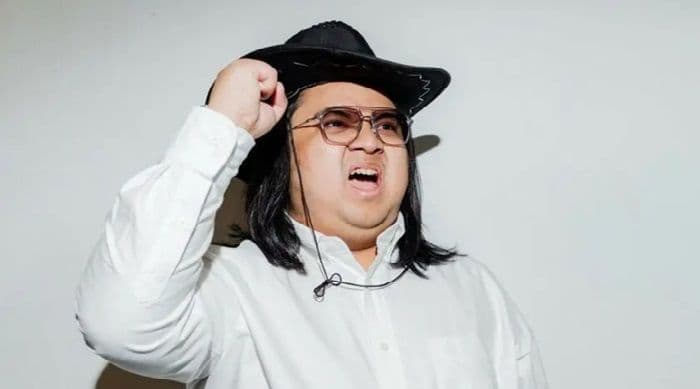 gustiwiw_meninggal_dunia_profil_multitalenta_dari_jalanan_ke_panggung_nasional