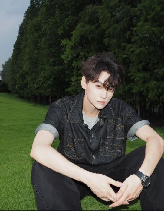 aktor_mandarin_tian_xu_ning_dikepung_fans_saat_penerbangan