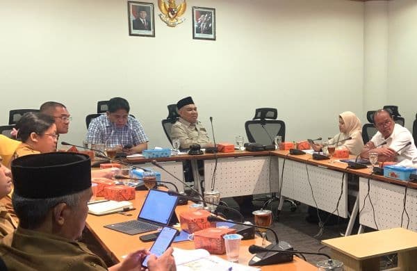 dewan_pertanyakan_tindakan_plt_kepsek_sman_3_medan_copot_wakil_dan_staf