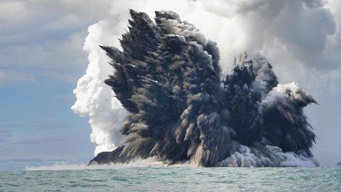 gunung_berapi_bawah_laut_diprediksi_meletus_dalam_waktu_dekat