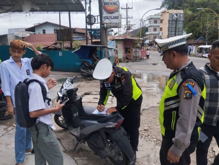 hari_pertama_ops_patuh_toba_2025_polres_sibolga_tindak_46_pelanggar_lalu_lintas