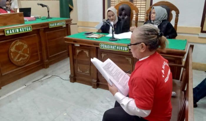 klaim_tidak_bunuh_suaminya_notaris_tiromsi_sitanggang_minta_dibebaskan