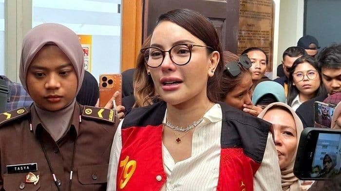 nikita_mirzani_cabut_gugatan_terhadap_reza_gladys_fokus_hadapi_sidang_kasus_pemerasan