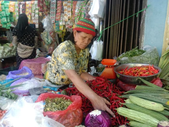harga_cabai_sulit_ditebak_di_pasar_tradisional_toba