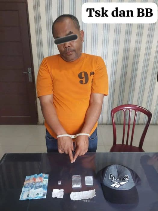 petani_di_karo_ditangkap_polisi_simpan_sabu_dalam_topi_saat_diamankan